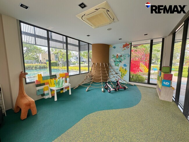 ขายขาดทุนกว่าล้าน! บ้านเดี่ยVenue Flow แจ้งวัฒนะ หลังใหญ่ 73 ตร.ว. ตำแหน่ง Rare Item วิวสวนส่วนกลางหน้าบ้าน (ไม่ชนใคร) 5 นอน สภาพใหม่พร้อมอยู่