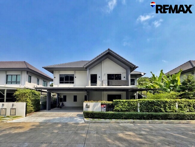 ขายขาดทุนกว่าล้าน! บ้านเดี่ยVenue Flow แจ้งวัฒนะ หลังใหญ่ 73 ตร.ว. ตำแหน่ง Rare Item วิวสวนส่วนกลางหน้าบ้าน (ไม่ชนใคร) 5 นอน สภาพใหม่พร้อมอยู่