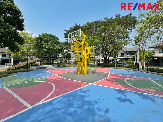 ขายขาดทุนกว่าล้าน! บ้านเดี่ยVenue Flow แจ้งวัฒนะ หลังใหญ่ 73 ตร.ว. ตำแหน่ง Rare Item วิวสวนส่วนกลางหน้าบ้าน (ไม่ชนใคร) 5 นอน สภาพใหม่พร้อมอยู่