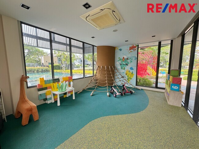 ขายขาดทุนกว่าล้าน! บ้านเดี่ยVenue Flow แจ้งวัฒนะ หลังใหญ่ 73 ตร.ว. ตำแหน่ง Rare Item วิวสวนส่วนกลางหน้าบ้าน (ไม่ชนใคร) 5 นอน สภาพใหม่พร้อมอยู่