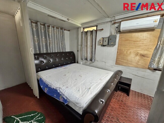 ขายที่ดินพร้อมบ้านเดี่ยว โชคชัย 4 ซอย 25 ขนาด 97 ตร.ว. หน้ากว้าง 20 เมตร ทรงสวยที่สุดในย่าน! ใกล้รถไฟฟ้าสายสีเหลือง 1.5 กม. — เหมาะสร้างบ้านหรูหรือรีโนเวท