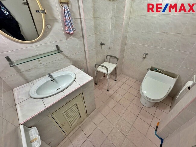 ขายที่ดินพร้อมบ้านเดี่ยว โชคชัย 4 ซอย 25 ขนาด 97 ตร.ว. หน้ากว้าง 20 เมตร ทรงสวยที่สุดในย่าน! ใกล้รถไฟฟ้าสายสีเหลือง 1.5 กม. — เหมาะสร้างบ้านหรูหรือรีโนเวท