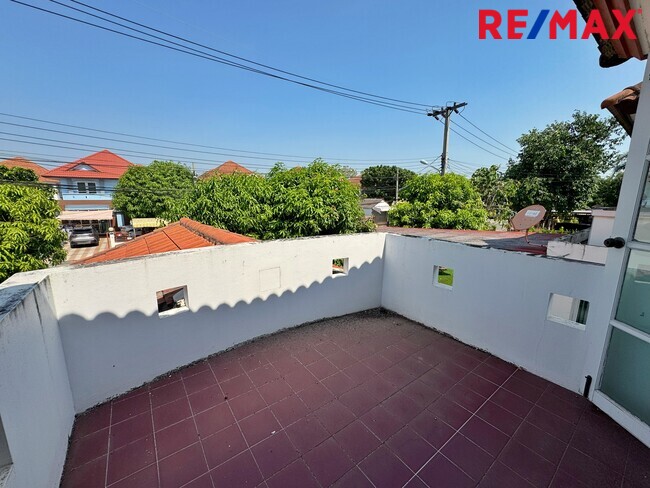 ขายบ้านเดี่ยว บางบัวทอง หมู่บ้าน ศิริวรรณ ชวนชม 66 ตร.ว. หลังริม ถนนเมน บางกรวย ไทรน้อย ใกล้รถไฟฟ้าสายสีม่วง ราคาถูกที่สุดในโครงการ!