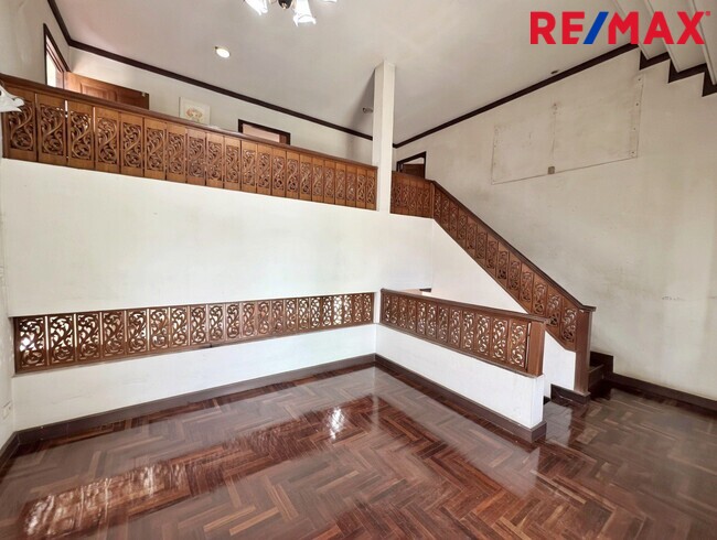 ขายบ้านเดี่ยวเมืองเอก รังสิต 94 ตร.ว. ใกล้ ม.รังสิต และรถไฟฟ้าหลักหก โครงสร้างแข็งแรง ราคาถูกที่สุดในย่าน!