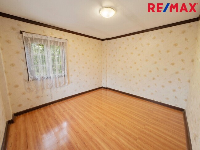 ขายบ้านเดี่ยวเมืองเอก รังสิต 94 ตร.ว. ใกล้ ม.รังสิต และรถไฟฟ้าหลักหก โครงสร้างแข็งแรง ราคาถูกที่สุดในย่าน!