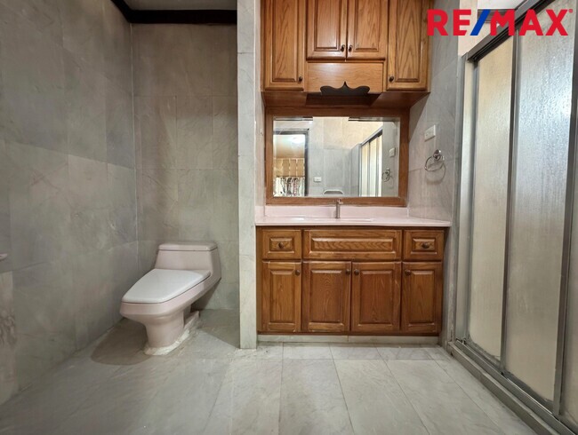 ขายบ้านเดี่ยวเมืองเอก รังสิต 94 ตร.ว. ใกล้ ม.รังสิต และรถไฟฟ้าหลักหก โครงสร้างแข็งแรง ราคาถูกที่สุดในย่าน!