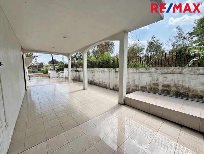 ขายบ้านเดี่ยวเมืองเอก รังสิต 94 ตร.ว. ใกล้ ม.รังสิต และรถไฟฟ้าหลักหก โครงสร้างแข็งแรง ราคาถูกที่สุดในย่าน!