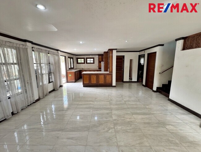 ขายบ้านเดี่ยวเมืองเอก รังสิต 94 ตร.ว. ใกล้ ม.รังสิต และรถไฟฟ้าหลักหก โครงสร้างแข็งแรง ราคาถูกที่สุดในย่าน!