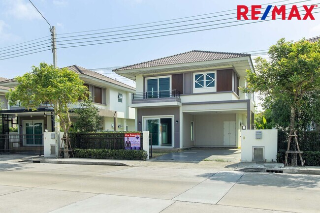 ขายบ้านเดี่ยว หมู่บ้านศุภาลัย ไพรด์ ประชาอุทิศ (Supalai Pride Prachauthit) ถนนเมน กว้าง 12 เมตร