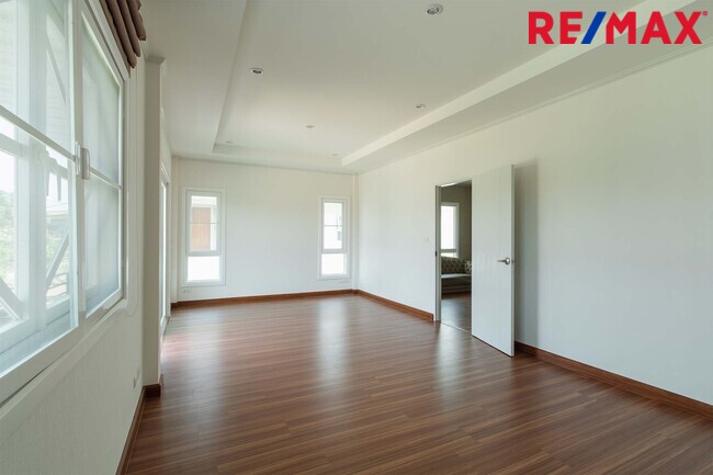 ขายบ้านเดี่ยว หมู่บ้านศุภาลัย ไพรด์ ประชาอุทิศ (Supalai Pride Prachauthit) ถนนเมน กว้าง 12 เมตร