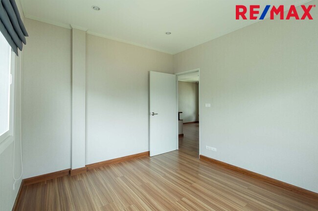 ขายบ้านเดี่ยว หมู่บ้านศุภาลัย ไพรด์ ประชาอุทิศ (Supalai Pride Prachauthit) ถนนเมน กว้าง 12 เมตร