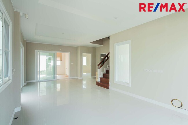 ขายบ้านเดี่ยว หมู่บ้านศุภาลัย ไพรด์ ประชาอุทิศ (Supalai Pride Prachauthit) ถนนเมน กว้าง 12 เมตร