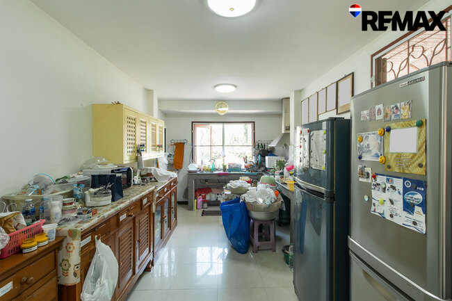 ขายบ้านพร้อมที่ดิน 200 ตร.ว. ถนนอุทยาน-พุทธมณฑล บ้านเดี่ยวหลังใหญ่ 4 นอน ใกล้ ม.มหิดล-ศาลายา