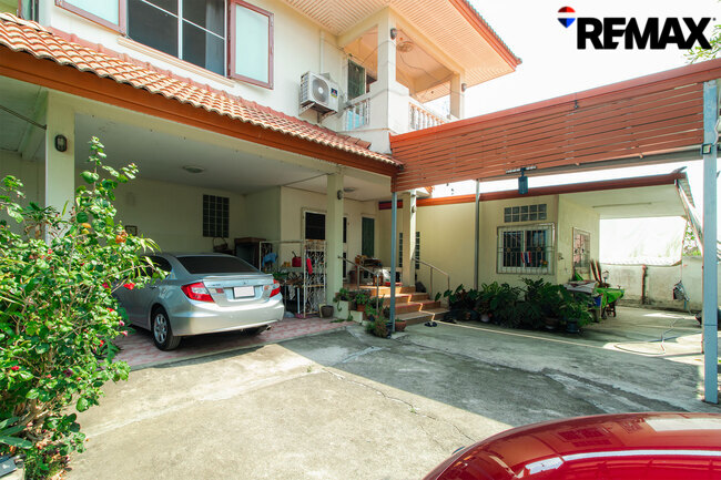 ขายบ้านพร้อมที่ดิน 200 ตร.ว. ถนนอุทยาน-พุทธมณฑล บ้านเดี่ยวหลังใหญ่ 4 นอน ใกล้ ม.มหิดล-ศาลายา