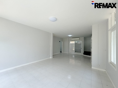 โฮมเพลสรามคำแหง140 (Home Place Ramkhamhaeng) บ้านเดี่ยว 2 ชั้น พื้นที่ 70 ตารางวา โรงเรียนนานาชาติAscot ใกล้รถไฟฟ้าสายสีส้ม สถานีน้อมเกล้า