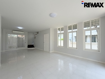 โฮมเพลสรามคำแหง140 (Home Place Ramkhamhaeng) บ้านเดี่ยว 2 ชั้น พื้นที่ 70 ตารางวา โรงเรียนนานาชาติAscot ใกล้รถไฟฟ้าสายสีส้ม สถานีน้อมเกล้า