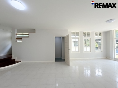 โฮมเพลสรามคำแหง140 (Home Place Ramkhamhaeng) บ้านเดี่ยว 2 ชั้น พื้นที่ 70 ตารางวา โรงเรียนนานาชาติAscot ใกล้รถไฟฟ้าสายสีส้ม สถานีน้อมเกล้า