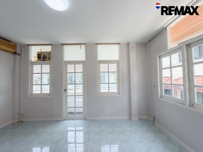 โฮมเพลสรามคำแหง140 (Home Place Ramkhamhaeng) บ้านเดี่ยว 2 ชั้น พื้นที่ 70 ตารางวา โรงเรียนนานาชาติAscot ใกล้รถไฟฟ้าสายสีส้ม สถานีน้อมเกล้า