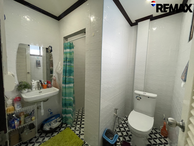 บ้านเดี่ยว 2 ชั้น พื้นที่ 50 ตร.ว. รีโนเวทใหม่ทั้งหลัง พร้อมอยู่ ทำเลศักยภาพย่านอ่อนนุช-ศรีนครินทร์ ใกล้ MRT สายสีเหลือง เหมาะสำหรับครอบครัวใหญ่