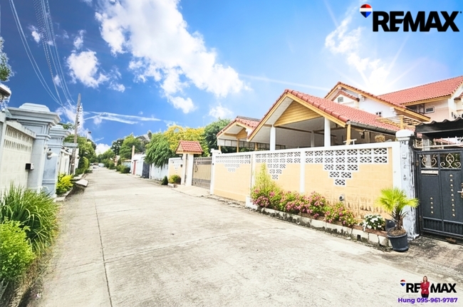 ขาย บ้านเดี่ยว 128 ตร.วา เอกชัย 10/1 บ้านหลังใหญ่ สภาพดี ขายเพียง 6.45 ล้านบาท เข้าซอยเพียง 500 ม. เดินทางสะดวก