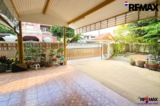 ขาย บ้านเดี่ยว 128 ตร.วา เอกชัย 10/1 บ้านหลังใหญ่ สภาพดี ขายเพียง 6.45 ล้านบาท เข้าซอยเพียง 500 ม. เดินทางสะดวก