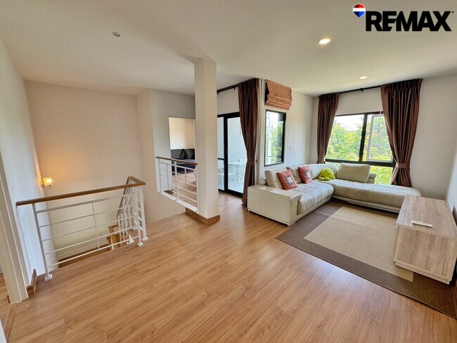 ขายบ้านเดี่ยวแปลงมุม หลังใหญ่ที่สุดในโครงการ! Centro ราชพฤกษ์–สวนผัก (5 นอน 342 ตร.ม.) ใกล้ทางด่วนศรีรัช แค่ 5 นาที