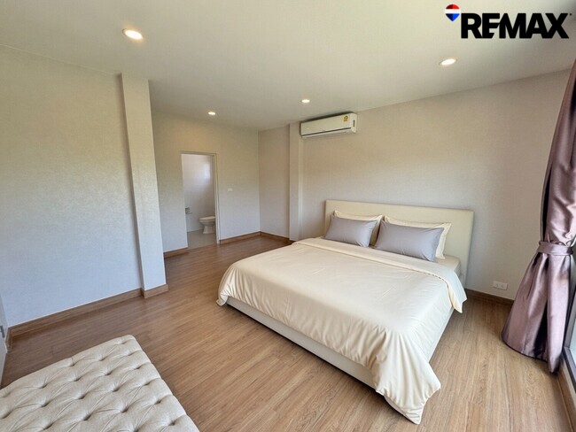 ขายบ้านเดี่ยวแปลงมุม หลังใหญ่ที่สุดในโครงการ! Centro ราชพฤกษ์–สวนผัก (5 นอน 342 ตร.ม.) ใกล้ทางด่วนศรีรัช แค่ 5 นาที