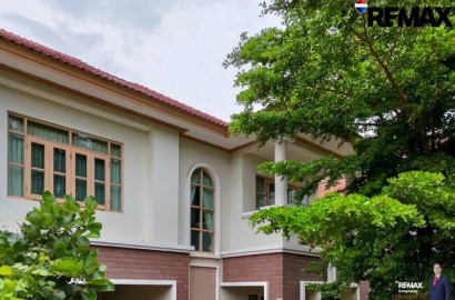 (มาใหม่! ) วรารมย์ ประชาอุทิศ 98, ราคาดีที่สุดในโครงการ!! 76 ตร.วา 229 ตร.ม. 3 ห้องนอน 3 ห้องน้ำ 2 ที่จอดรถ สภาพในบ้าน สบายสวย! ครัว Built ได้ลงตัว