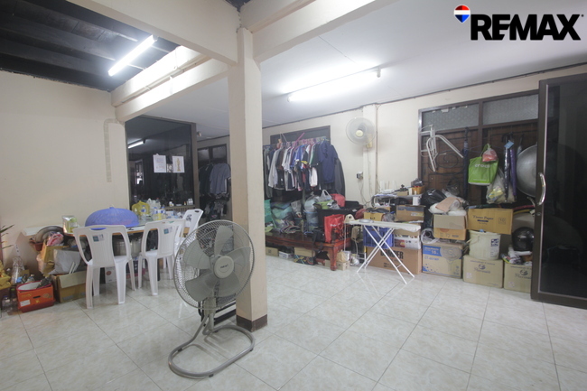 บ้านเดี่ยวเพชรเกษมพุทธมณฑลสาย3ซอย2 บ้านนอกโครงการไม่มีค่าส่วนกลาง ริมถนนเมนค้าขายทำธุรกิจได้ หลังบิ๊กซีโฮมโปรเพชรเกษม การเดินทางสะดวกใกล้มหาลัยเอเชียอาคเนย์ โรงพยาบาลวิชัยเวช