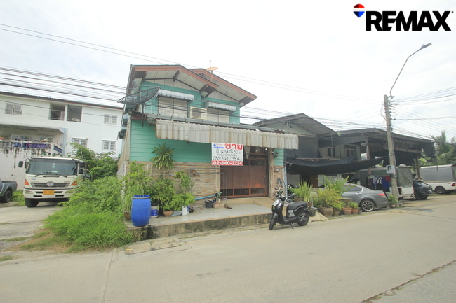 บ้านเดี่ยวเพชรเกษมพุทธมณฑลสาย3ซอย2 บ้านนอกโครงการไม่มีค่าส่วนกลาง ริมถนนเมนค้าขายทำธุรกิจได้ หลังบิ๊กซีโฮมโปรเพชรเกษม การเดินทางสะดวกใกล้มหาลัยเอเชียอาคเนย์ โรงพยาบาลวิชัยเวช