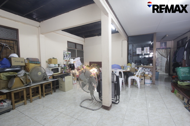 บ้านเดี่ยวเพชรเกษมพุทธมณฑลสาย3ซอย2 บ้านนอกโครงการไม่มีค่าส่วนกลาง ริมถนนเมนค้าขายทำธุรกิจได้ หลังบิ๊กซีโฮมโปรเพชรเกษม การเดินทางสะดวกใกล้มหาลัยเอเชียอาคเนย์ โรงพยาบาลวิชัยเวช