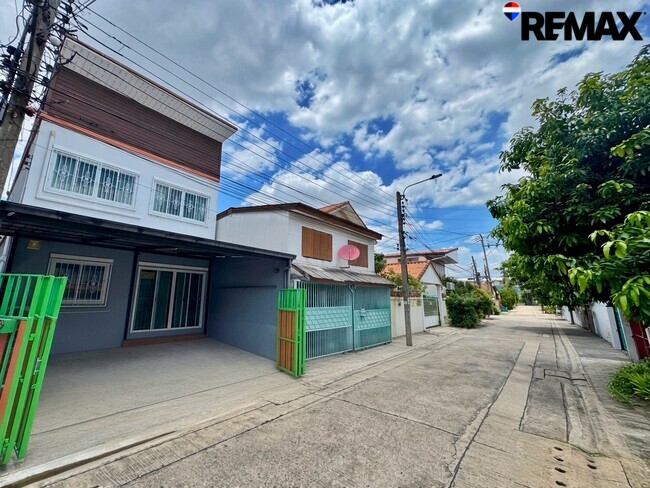 ขายบ้านเดี่ยว งามวงศ์วาน 47 ชินเขต 2/6 ใกล้การไฟฟ้า PEA & รถไฟฟ้า บางเขน ทำเลเมือง ในราคาเพียง 3.59 ล้าน!
