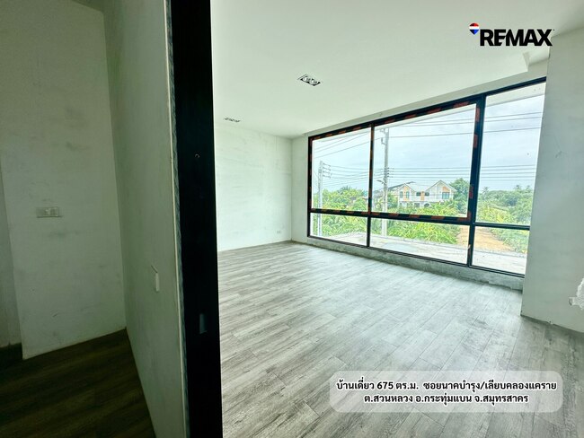 บ้านเดี่ยว 3 ชั้น 675 ตร.ม. สวนหลวง กระทุ่มแบน | สร้างเสร็จแล้ว พร้อมสระว่ายน้ำ บนที่ดิน 200 ตร.ว. | 16.5 ล้านบาท