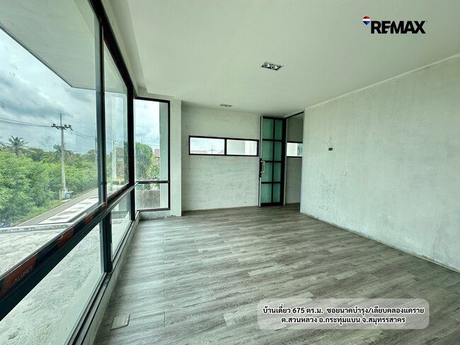 บ้านเดี่ยว 3 ชั้น 675 ตร.ม. สวนหลวง กระทุ่มแบน | สร้างเสร็จแล้ว พร้อมสระว่ายน้ำ บนที่ดิน 200 ตร.ว. | 16.5 ล้านบาท