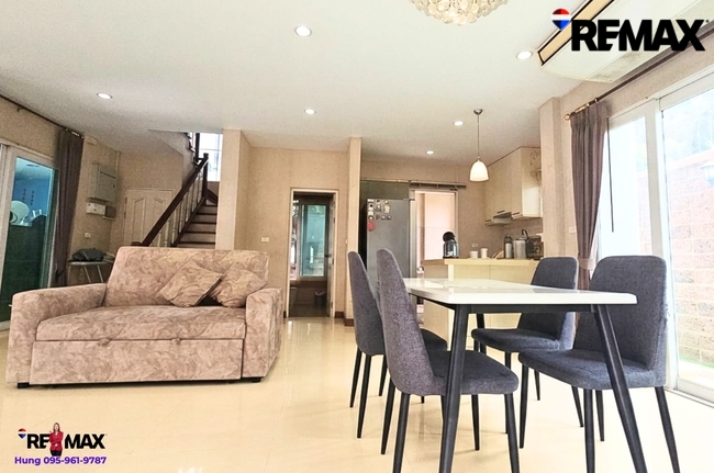 ขาย บ้านลัดดารมย์ ราชพฤกษ์ - ปิ่นเกล้า บ้านใกล้ Central Westville มีห้องนอนชั้นล่าง ปรังปรุงใหม่ไม่ถึงปี พร้อมเข้าอยู่ บนทำเลศักยภาพ ในราคาเพียง 7.55 ล้านบาทเท่านั้น