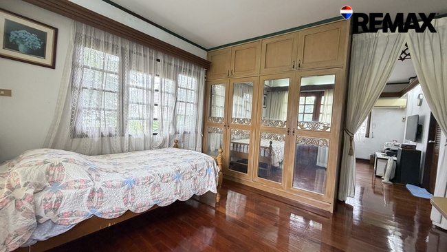 ขายบ้านเดี่ยวหลังมุม หมู่บ้านลดาวัลย์ ปิ่นเกล้า 137 ตร.ว. ใกล้มหาวิทยาลัยมหิดล