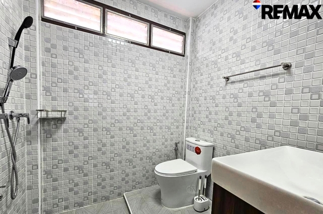 ขาย บ้านสวนผัก ซอย 11 (เข้าซอย500ม.) 72.5 ตร.วา ทำเลศักยภาพ ใกล้ Central Westville ราชพฤกษ์ เพียง 15 นาที ปรับปรุงใหม่ ก.ย. 69 สภาพดี พร้อมเข้าอยู่ ขาย 6 ล้านบาทเท่านั้น