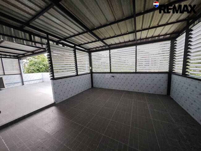 หาไม่ได้อีกแล้ว! บ้านแฝดฟังก์ชั่นบ้านเดี่ยว 5 ห้องนอน ทำเลทองรัตนาธิเบศร์ เดินไปรถไฟฟ้าได้!