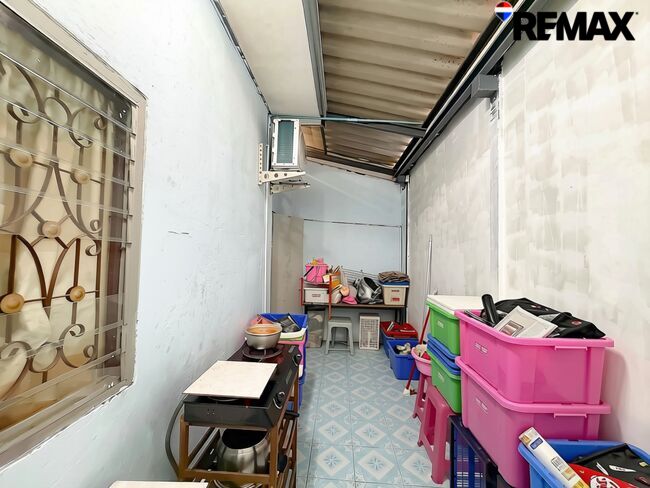 หมู่บ้านพิบูลย์ทรัพย์17 ซอยเชื่อมสัมพันธ์23 บ้านชั้นเดียวพื้นที่ 22 ตารางวา ใกล้มหาลัยฯ มหานคร เชื่อมต่อสุวินทวงศ์ ลาดกระบัง และมีนบุรี