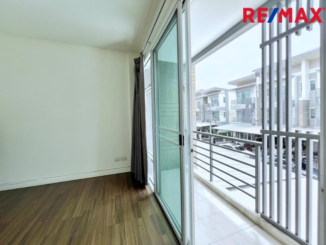 ขายทาวน์โฮม 3 ชั้น โครงการ Town Avenue พระราม 9 (กรุงเทพกรีฑา ซอย 7) ใกล้โรงเรียนนานาชาติเวลลิงตัน และ โรงเรียนนานาชาติไบรท์ตัน คอลเลจ