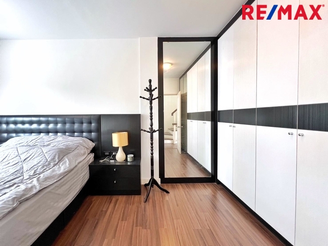 ขายทาวน์โฮม 3 ชั้น โครงการ Town Avenue พระราม 9 (กรุงเทพกรีฑา ซอย 7) ใกล้โรงเรียนนานาชาติเวลลิงตัน และ โรงเรียนนานาชาติไบรท์ตัน คอลเลจ