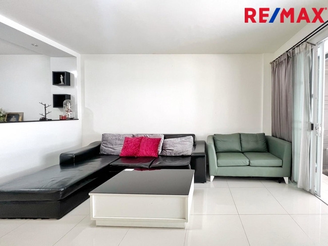 ขายทาวน์โฮม 3 ชั้น โครงการ Town Avenue พระราม 9 (กรุงเทพกรีฑา ซอย 7) ใกล้โรงเรียนนานาชาติเวลลิงตัน และ โรงเรียนนานาชาติไบรท์ตัน คอลเลจ