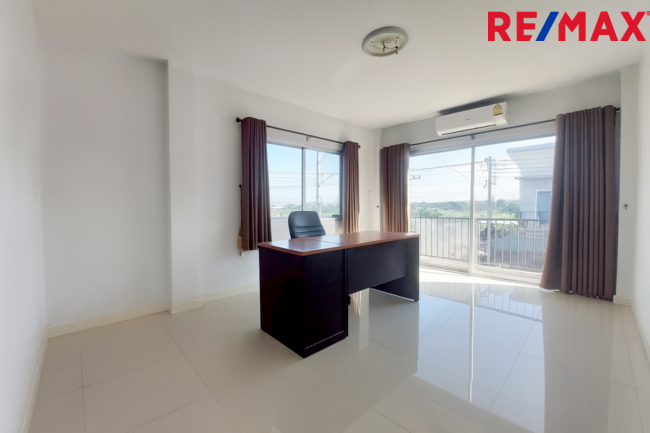 ทาวน์โฮมหลังมุม 2 ชั้น – โครงการเทอเรสพาร์ค เพชรเกษม–สาย 4 (บ้านสวยพร้อมอยู่)