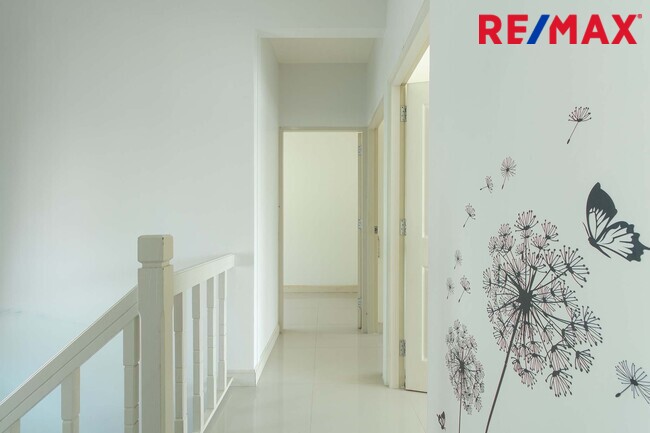 ขายทาวน์เฮาส์ พิศาล 16 ซอยบางขุนเทียน14 บ้านหน้ากว้าง ต่อเติมครั้วและหน้าบ้าน ไม่มีบ้านตรงข้าม