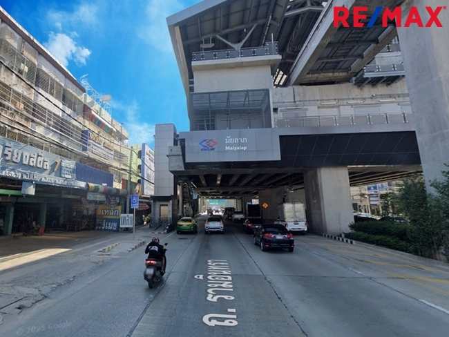 โครงการเคหะชุมชนรามอินทรา กม.4 บ้าน 2 ชั้น เนื้อที่ 22.6 ตร.ว. ติดรถไฟฟ้าสายสีชมพู สถานีมัยลาภ จากหมู่บ้านเพียง 50 เมตร ตรงข้ามหมู่บ้าน มี ศูนย์การค้า East Park