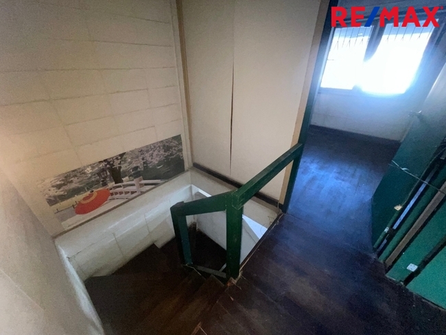 โครงการเคหะชุมชนรามอินทรา กม.4 บ้าน 2 ชั้น เนื้อที่ 22.6 ตร.ว. ติดรถไฟฟ้าสายสีชมพู สถานีมัยลาภ จากหมู่บ้านเพียง 50 เมตร ตรงข้ามหมู่บ้าน มี ศูนย์การค้า East Park