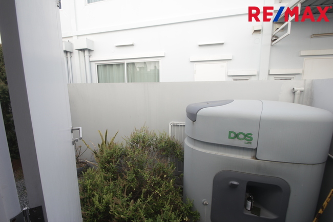 ทาวน์โฮมวิลลาจจิโอสุขสวัสดิ์ ประชาอุทิศ90 โครงการแลนด์แอนด์เอ้าส์ บ้านพร้อมอยู่ ตกแต่งเฟอร์แถมแอร์ 21.4วา ต้นโครงการ ใกล้ทางด่วนสุขสวัสดิ์ บางพลี เดินทางสะดวก