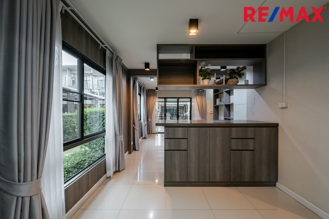 หลังมุม New Listing! 2026 Town Avenue Cocos ทาวน์โฮมจาก Sansiri 23 ตร.วา (#บ้านตัวอย่าง ) พระรามสอง ซอย 50, แยก 7, ใกล้ Central พระรามสอง เพียง 700 เมตร [ขายขาดทุนถึง 1.5 ล้าน มาในราคาพิเศษ!!