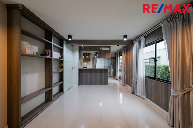 หลังมุม New Listing! 2026 Town Avenue Cocos ทาวน์โฮมจาก Sansiri 23 ตร.วา (#บ้านตัวอย่าง ) พระรามสอง ซอย 50, แยก 7, ใกล้ Central พระรามสอง เพียง 700 เมตร [ขายขาดทุนถึง 1.5 ล้าน มาในราคาพิเศษ!!