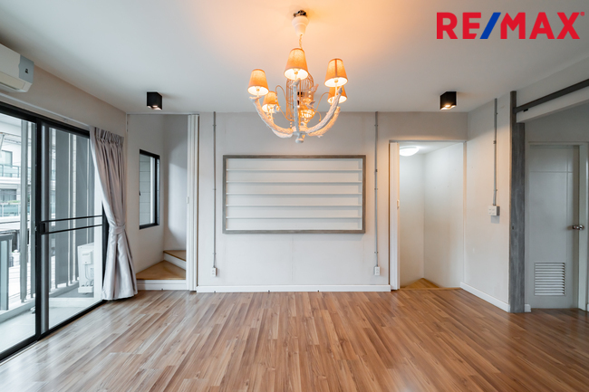 หลังมุม New Listing! 2026 Town Avenue Cocos ทาวน์โฮมจาก Sansiri 23 ตร.วา (#บ้านตัวอย่าง ) พระรามสอง ซอย 50, แยก 7, ใกล้ Central พระรามสอง เพียง 700 เมตร [ขายขาดทุนถึง 1.5 ล้าน มาในราคาพิเศษ!!